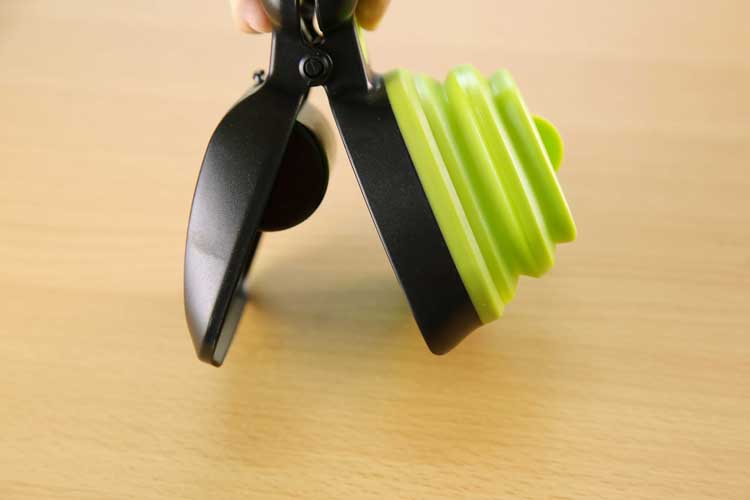 Dog Pet Travel Foldable Pooper Scooper With 1 Roll Decomposable bag