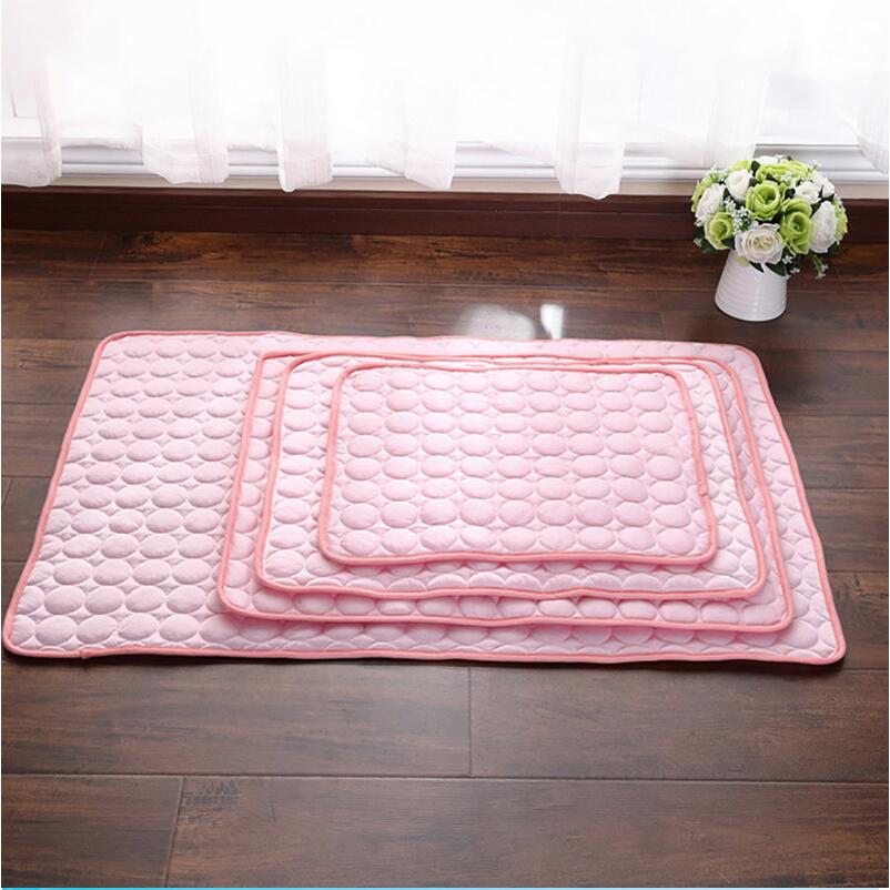 Cooling pad for dogs with ice silk fabric pink soft pet cooling mat
